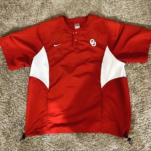 Men’s Nike Oklahoma University pullover jacket.
